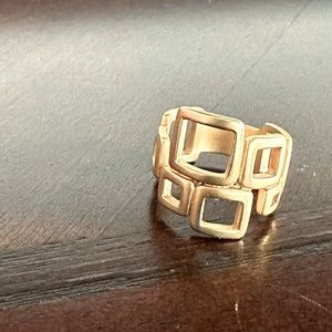 Gold square ring